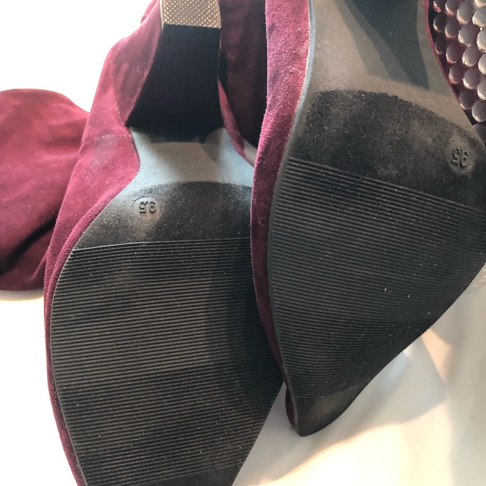 Elegant Burgundy Suede Women's Boots - Picture 7 of 11